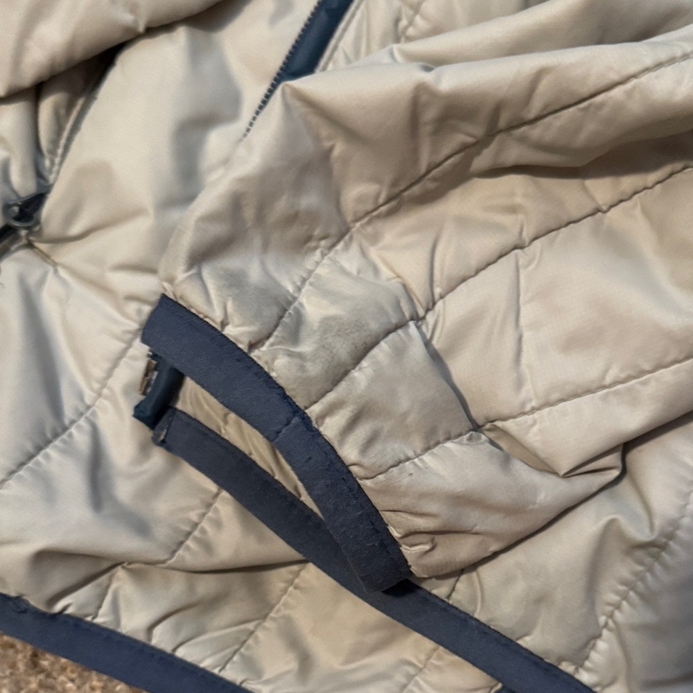 Filson Men's Puffer Jacket - Blue and Cream - Picture 7 of 8